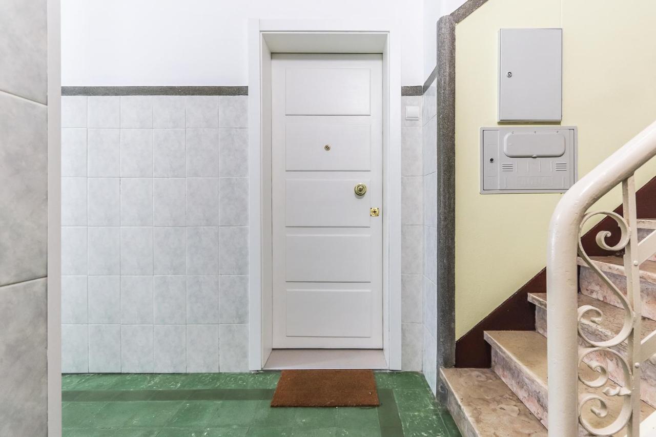 Vita Portucale ! Moscavide Casa Branca W/ Terrace Lisboa Eksteriør billede